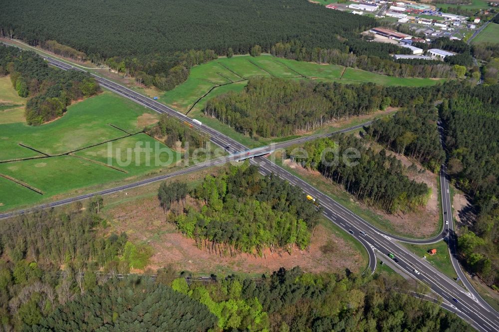 Luftaufnahme Spreeenhagen - Ausbau und Verbreiterung der Streckenführung der Autobahn / Bundesautobahn BAB A12 / E30 am Abzweig zur Landesstraße L23 bei Spreenhagen im Bundesland Brandenburg