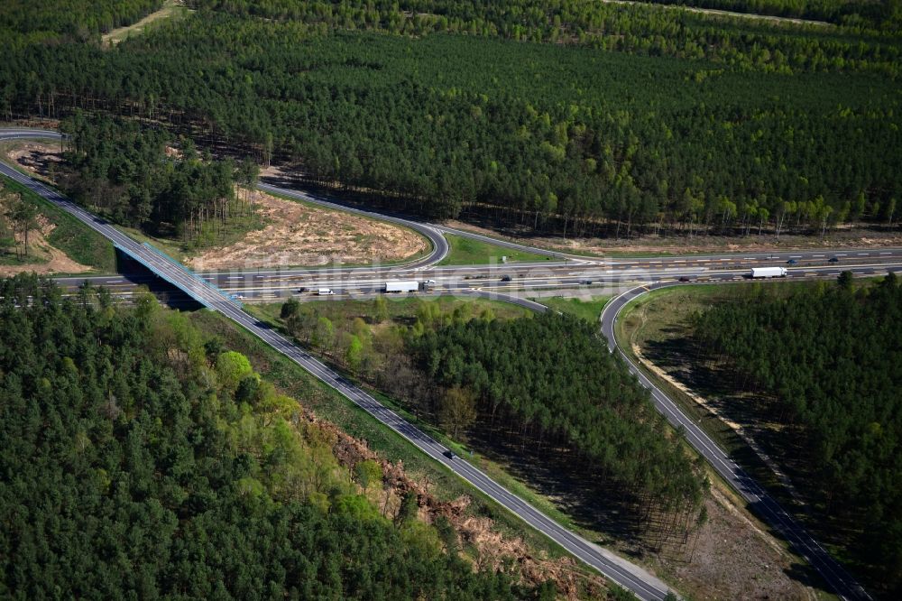 Luftbild Dannenreich - Ausbau und Verbreiterung der Streckenführung der Autobahn / Bundesautobahn BAB A12 / E30 bei Dannenreich im Bundesland Brandenburg