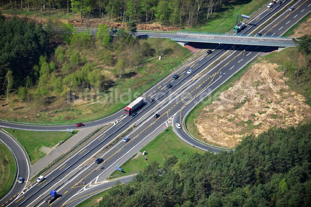 Luftaufnahme Dannenreich - Ausbau und Verbreiterung der Streckenführung der Autobahn / Bundesautobahn BAB A12 / E30 bei Dannenreich im Bundesland Brandenburg