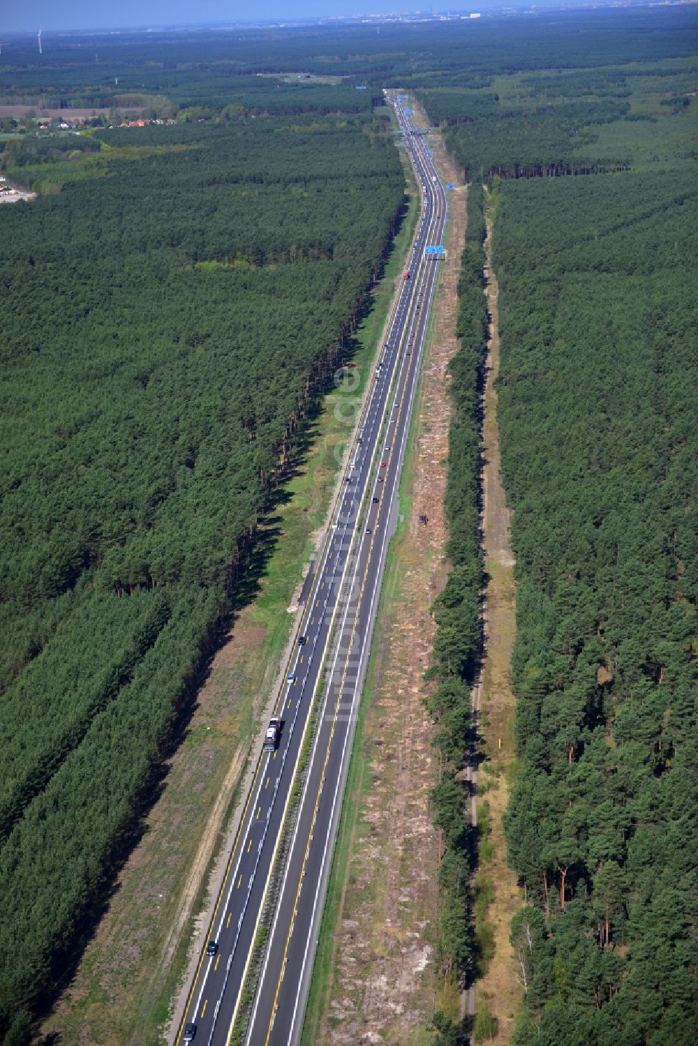 Luftaufnahme Dannenreich - Ausbau und Verbreiterung der Streckenführung der Autobahn / Bundesautobahn BAB A12 / E30 bei Dannenreich im Bundesland Brandenburg