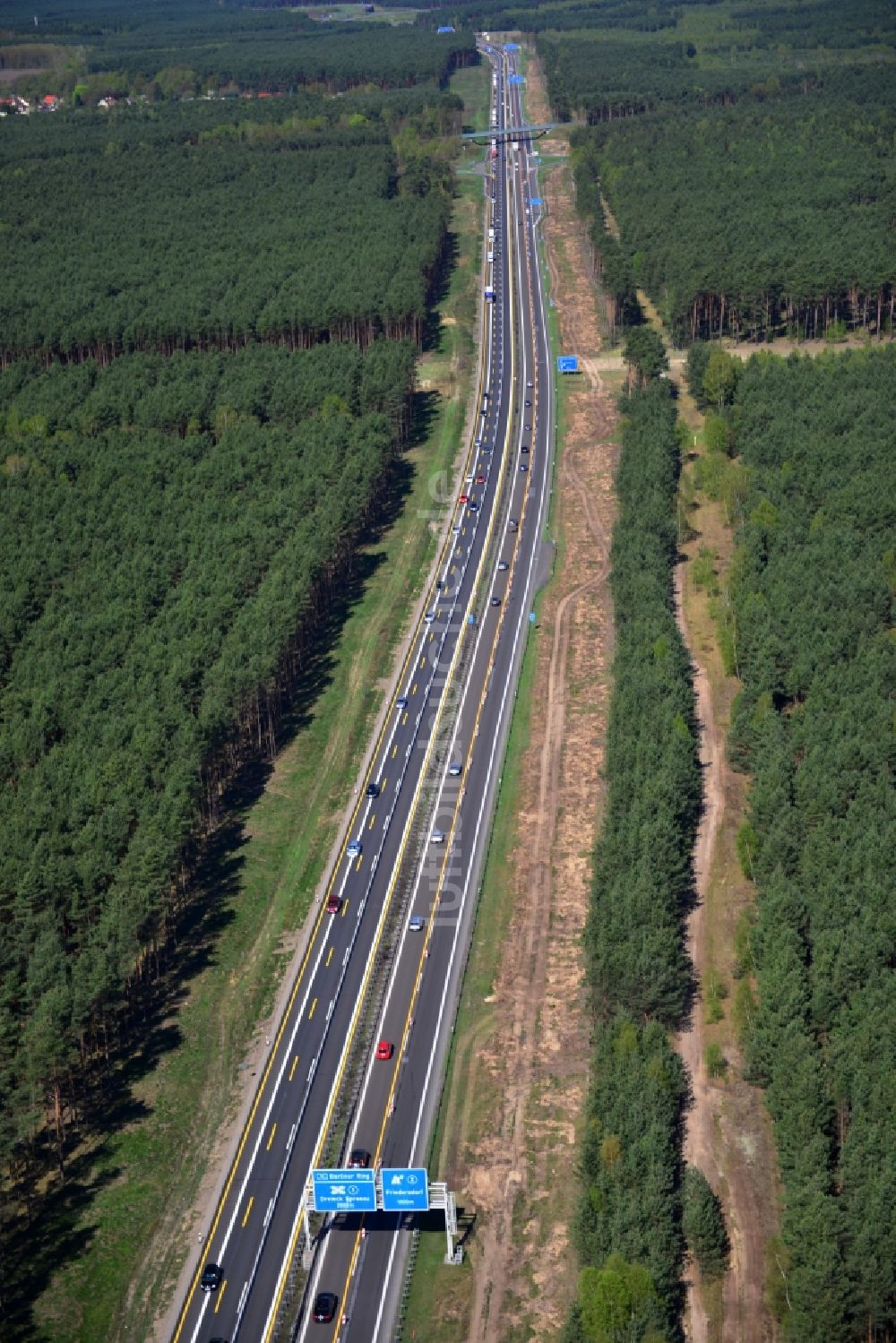 Luftaufnahme Dannenreich - Ausbau und Verbreiterung der Streckenführung der Autobahn / Bundesautobahn BAB A12 / E30 bei Dannenreich im Bundesland Brandenburg