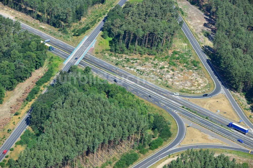 Luftaufnahme Dannenreich - Ausbau und Verbreiterung der Streckenführung der Autobahn / Bundesautobahn BAB A12 / E30 bei Dannenreich im Bundesland Brandenburg