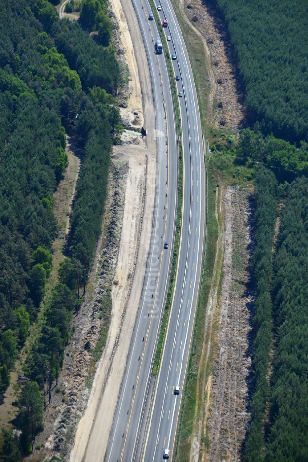 Luftaufnahme Dannenreich - Ausbau und Verbreiterung der Streckenführung der Autobahn / Bundesautobahn BAB A12 / E30 bei Dannenreich im Bundesland Brandenburg