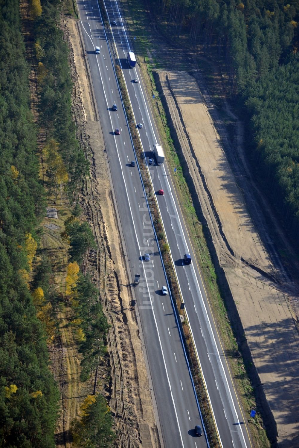 Dannenreich aus der Vogelperspektive: Ausbau und Verbreiterung der Streckenführung der Autobahn / Bundesautobahn BAB A12 / E30 bei Dannenreich im Bundesland Brandenburg