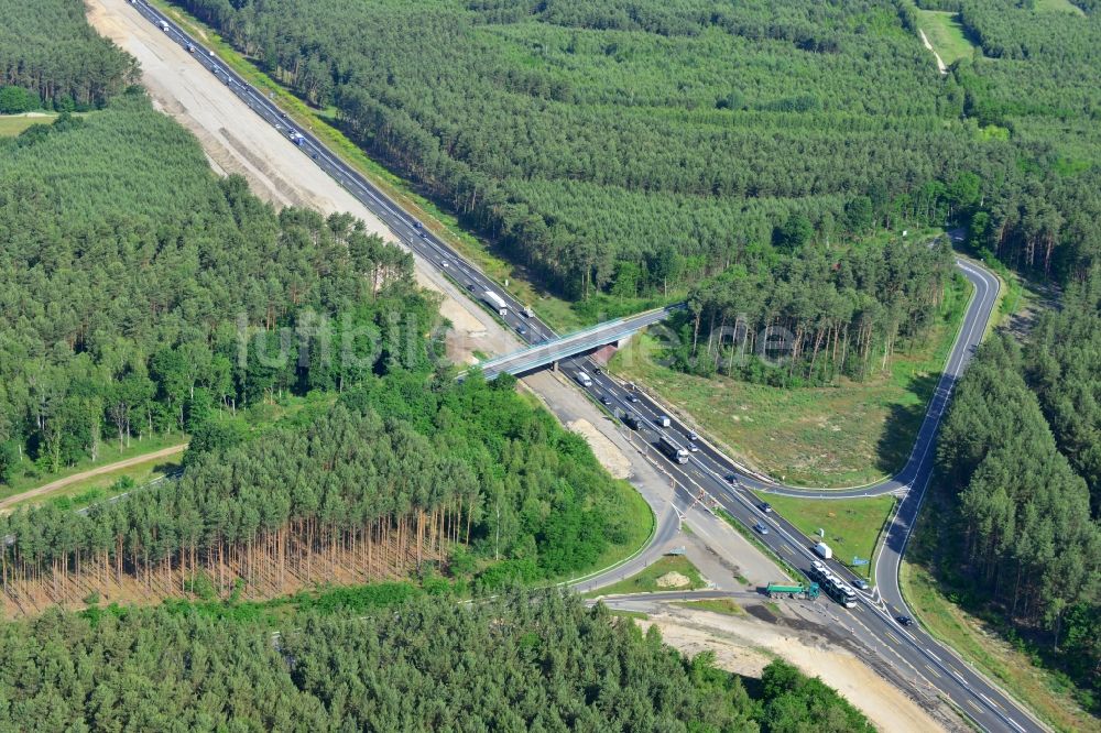 Luftaufnahme Dannenreich - Ausbau und Verbreiterung der Streckenführung der Autobahn / Bundesautobahn BAB A12 / E30 bei Dannenreich im Bundesland Brandenburg