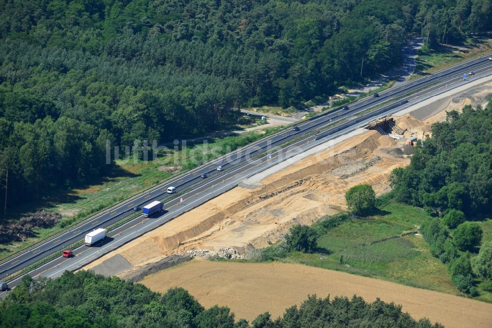 Luftbild Markgrafpieske - Ausbau und Verbreiterung der Streckenführung der Autobahn / Bundesautobahn BAB A12 / E30 bei Markgrafpieske im Bundesland Brandenburg