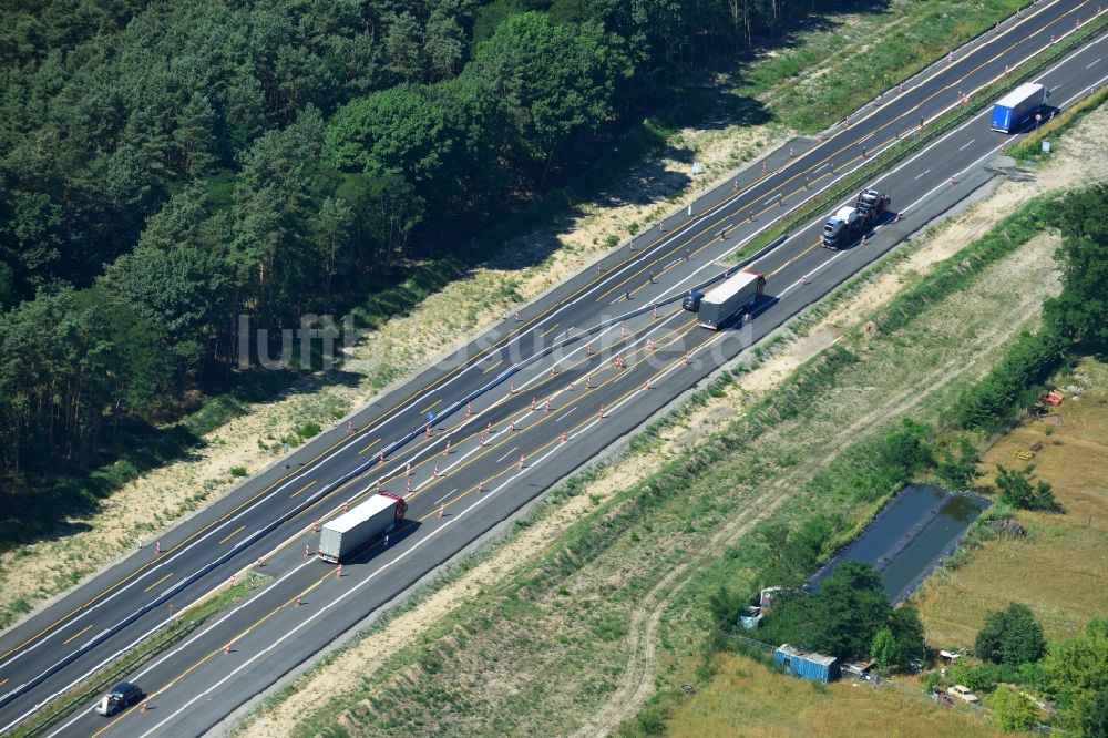 Markgrafpieske aus der Vogelperspektive: Ausbau und Verbreiterung der Streckenführung der Autobahn / Bundesautobahn BAB A12 / E30 bei Markgrafpieske im Bundesland Brandenburg