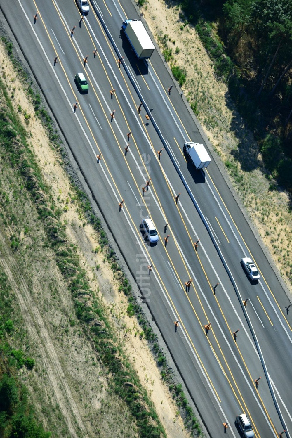 Luftaufnahme Markgrafpieske - Ausbau und Verbreiterung der Streckenführung der Autobahn / Bundesautobahn BAB A12 / E30 bei Markgrafpieske im Bundesland Brandenburg