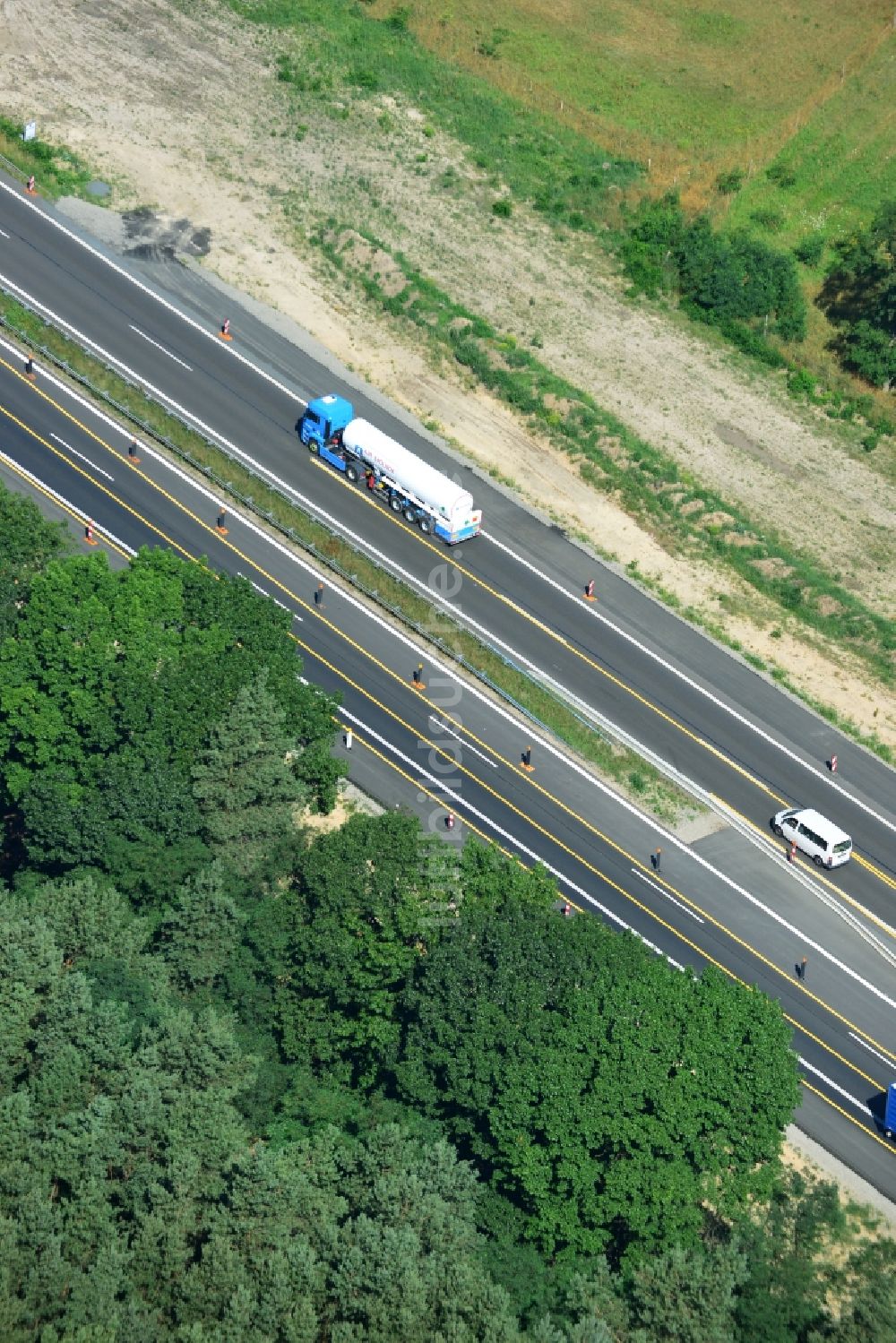 Luftbild Markgrafpieske - Ausbau und Verbreiterung der Streckenführung der Autobahn / Bundesautobahn BAB A12 / E30 bei Markgrafpieske im Bundesland Brandenburg