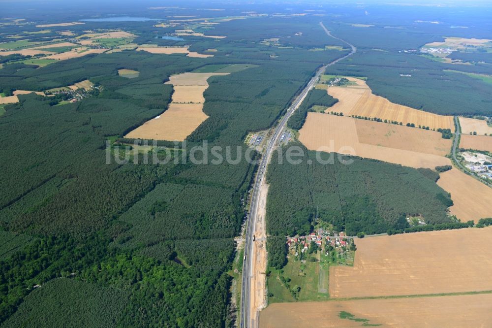 Markgrafpieske aus der Vogelperspektive: Ausbau und Verbreiterung der Streckenführung der Autobahn / Bundesautobahn BAB A12 / E30 bei Markgrafpieske im Bundesland Brandenburg