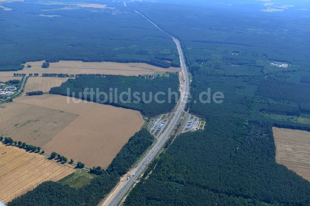 Luftaufnahme Markgrafpieske - Ausbau und Verbreiterung der Streckenführung der Autobahn / Bundesautobahn BAB A12 / E30 bei Markgrafpieske im Bundesland Brandenburg