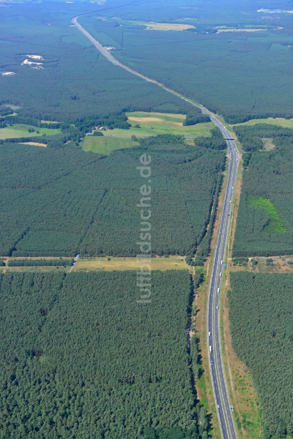 Markgrafpieske von oben - Ausbau und Verbreiterung der Streckenführung der Autobahn / Bundesautobahn BAB A12 / E30 bei Markgrafpieske im Bundesland Brandenburg