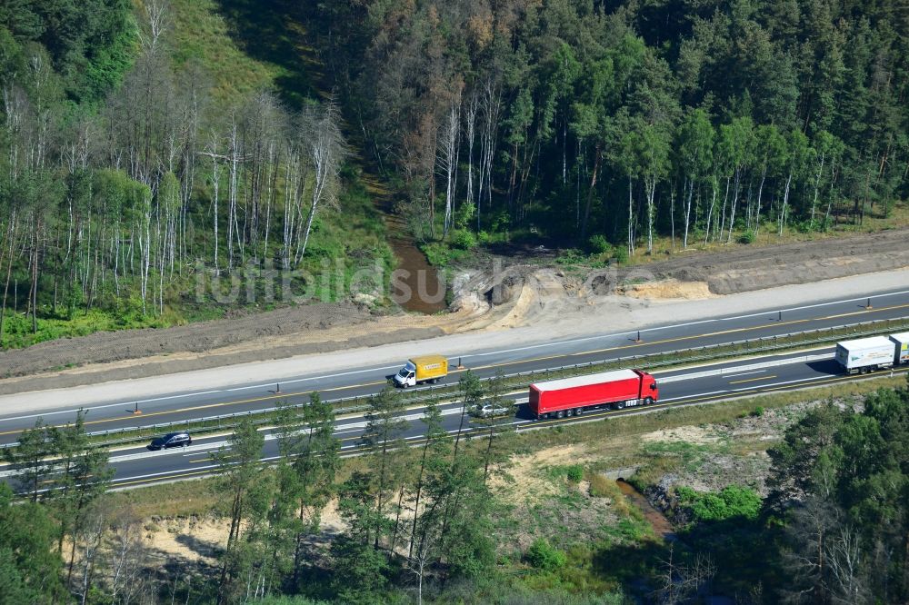 Markgrafpieske aus der Vogelperspektive: Ausbau und Verbreiterung der Streckenführung der Autobahn / Bundesautobahn BAB A12 / E30 bei Markgrafpieske im Bundesland Brandenburg