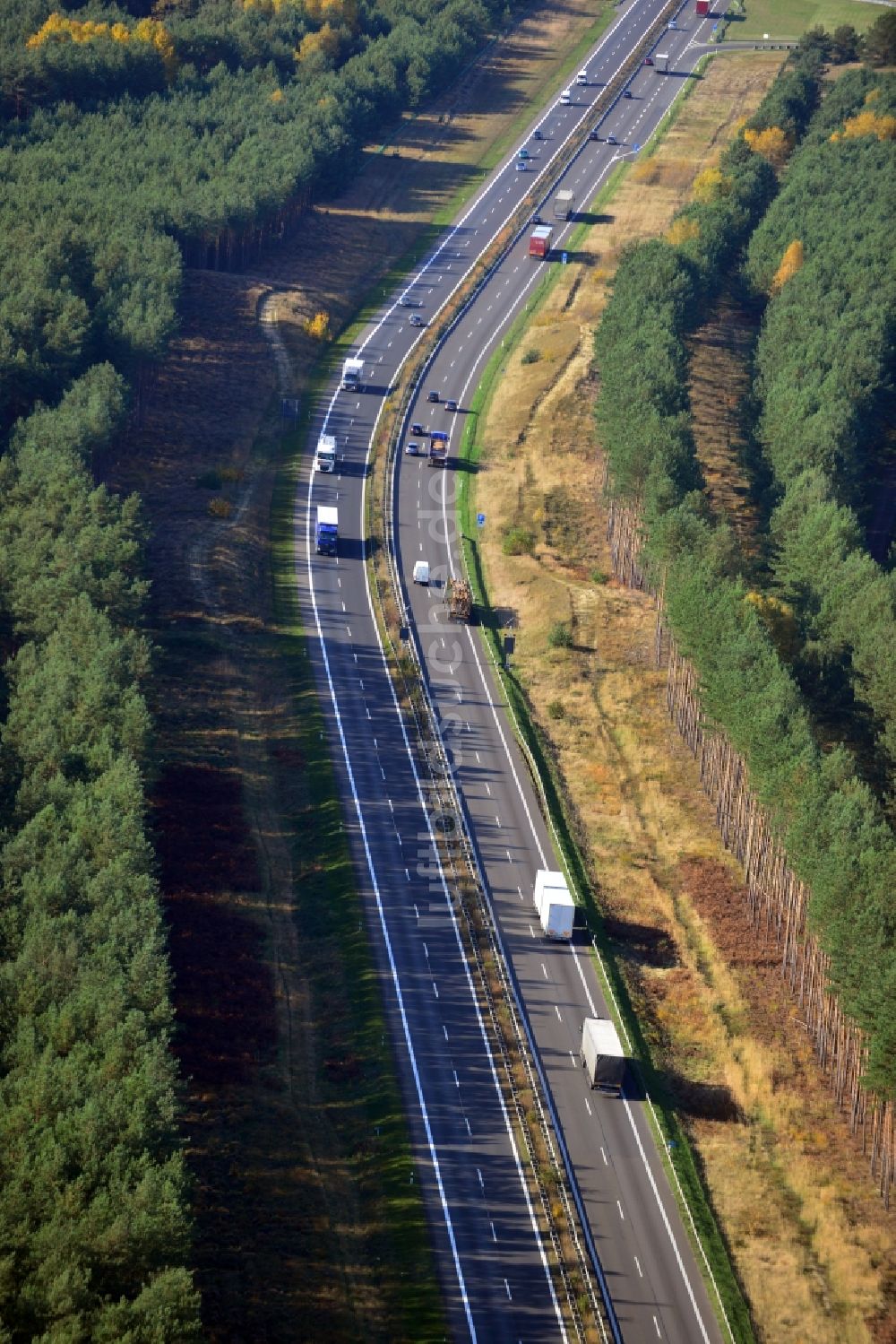 Markgrafpieske aus der Vogelperspektive: Ausbau und Verbreiterung der Streckenführung der Autobahn / Bundesautobahn BAB A12 / E30 bei Markgrafpieske im Bundesland Brandenburg