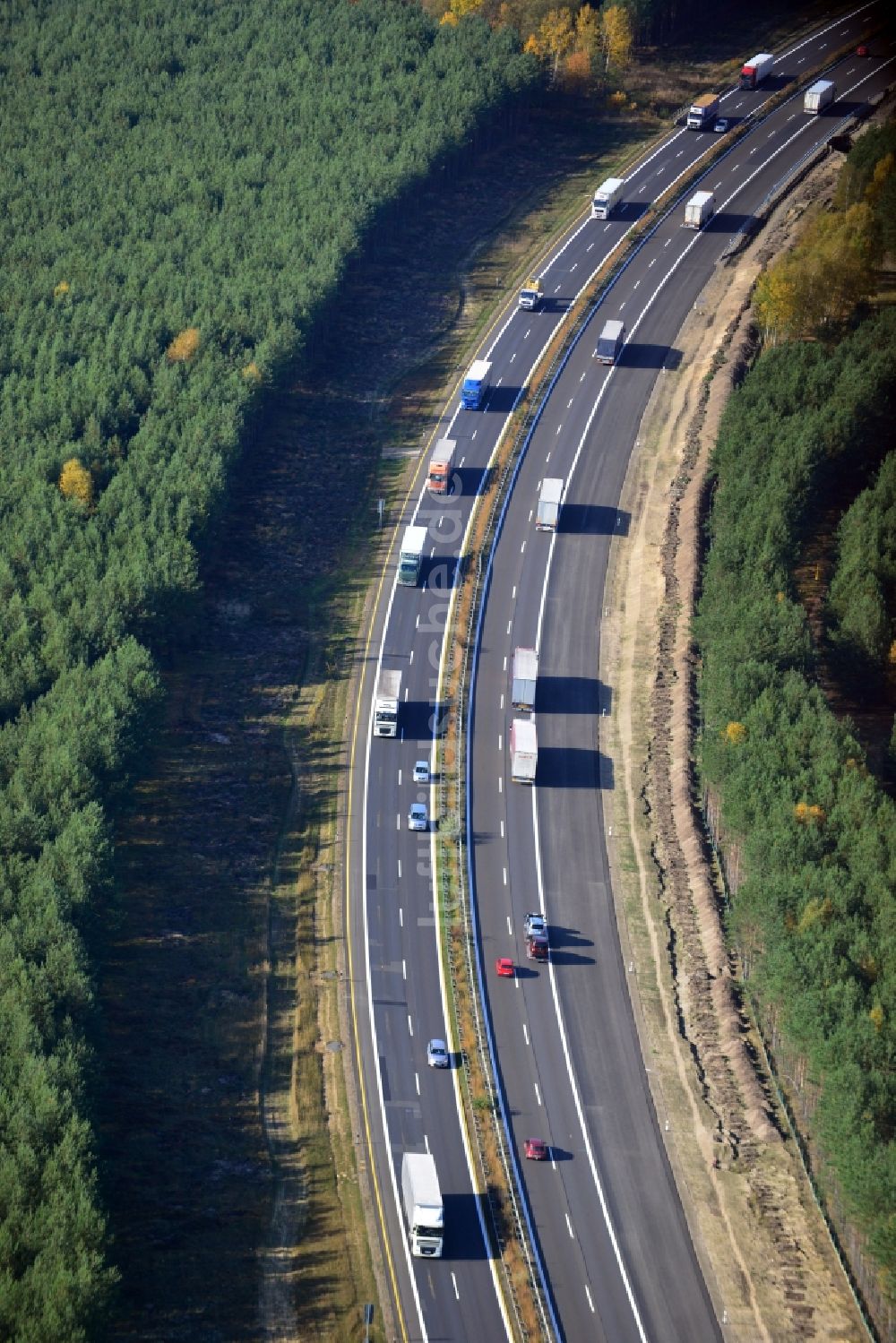 Luftbild Markgrafpieske - Ausbau und Verbreiterung der Streckenführung der Autobahn / Bundesautobahn BAB A12 / E30 bei Markgrafpieske im Bundesland Brandenburg