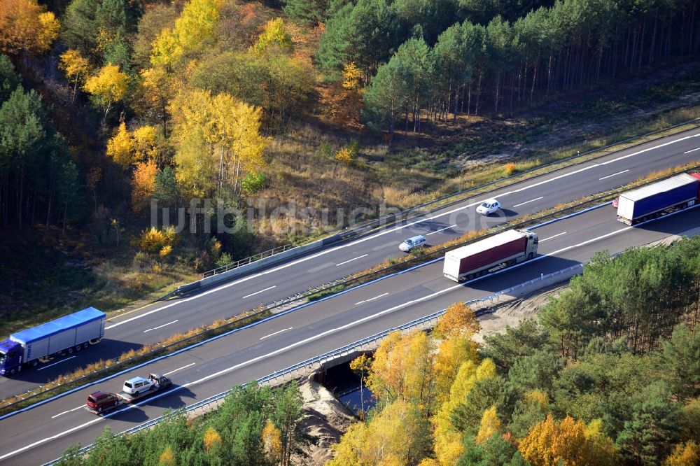 Markgrafpieske von oben - Ausbau und Verbreiterung der Streckenführung der Autobahn / Bundesautobahn BAB A12 / E30 bei Markgrafpieske im Bundesland Brandenburg