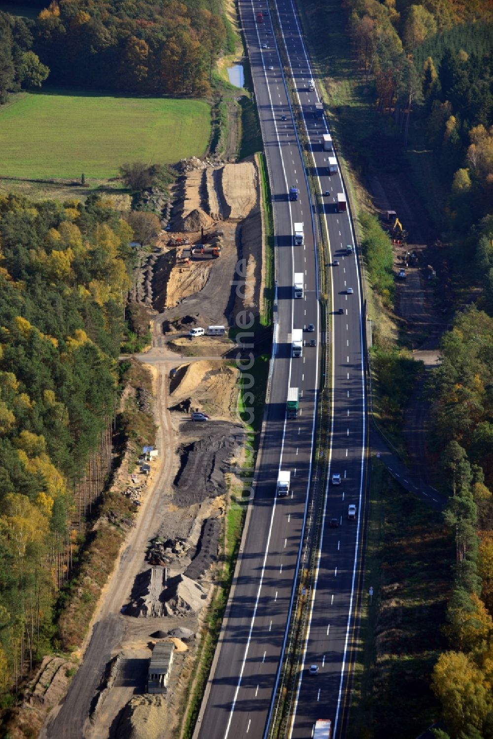 Luftaufnahme Markgrafpieske - Ausbau und Verbreiterung der Streckenführung der Autobahn / Bundesautobahn BAB A12 / E30 bei Markgrafpieske im Bundesland Brandenburg