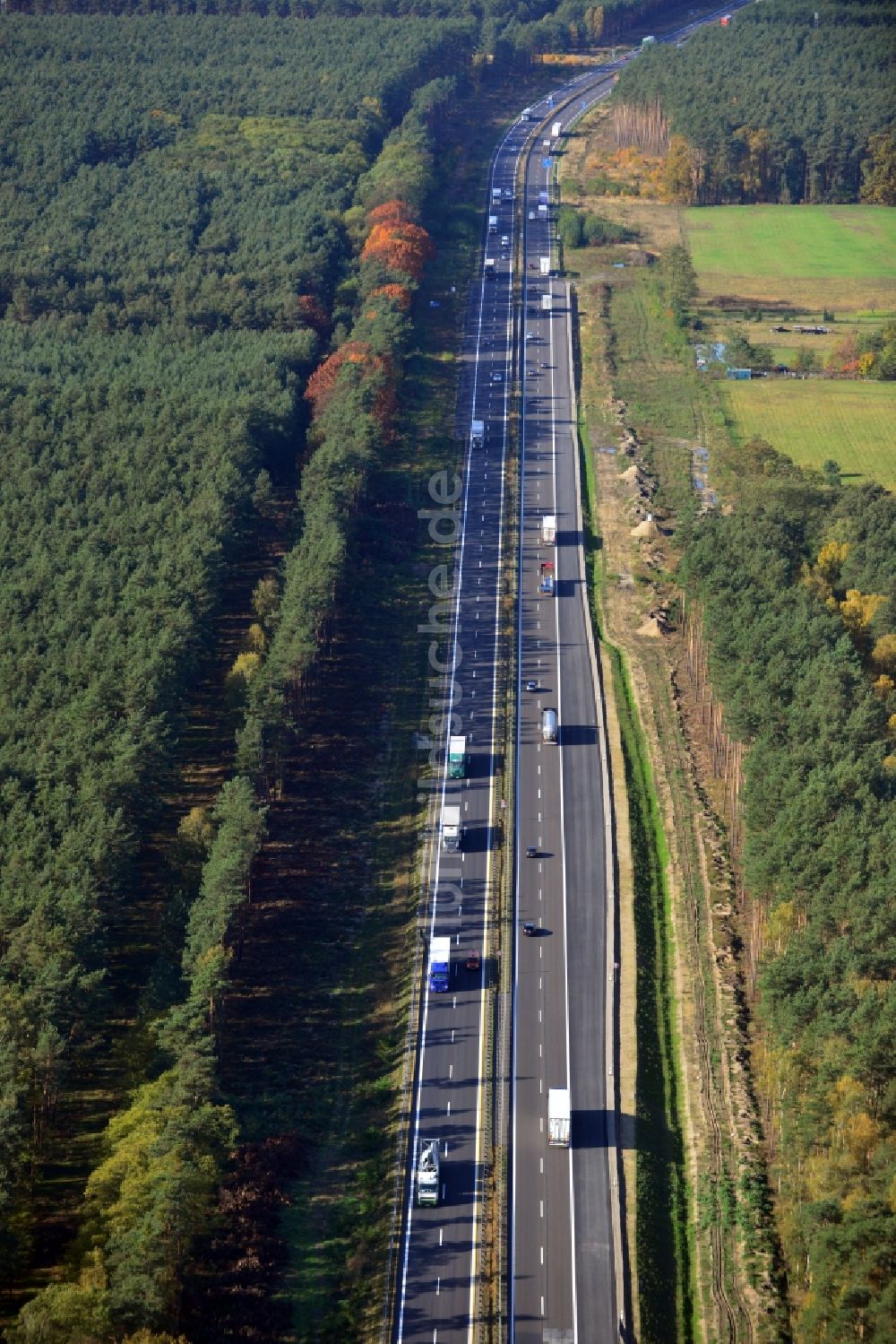 Luftaufnahme Markgrafpieske - Ausbau und Verbreiterung der Streckenführung der Autobahn / Bundesautobahn BAB A12 / E30 bei Markgrafpieske im Bundesland Brandenburg