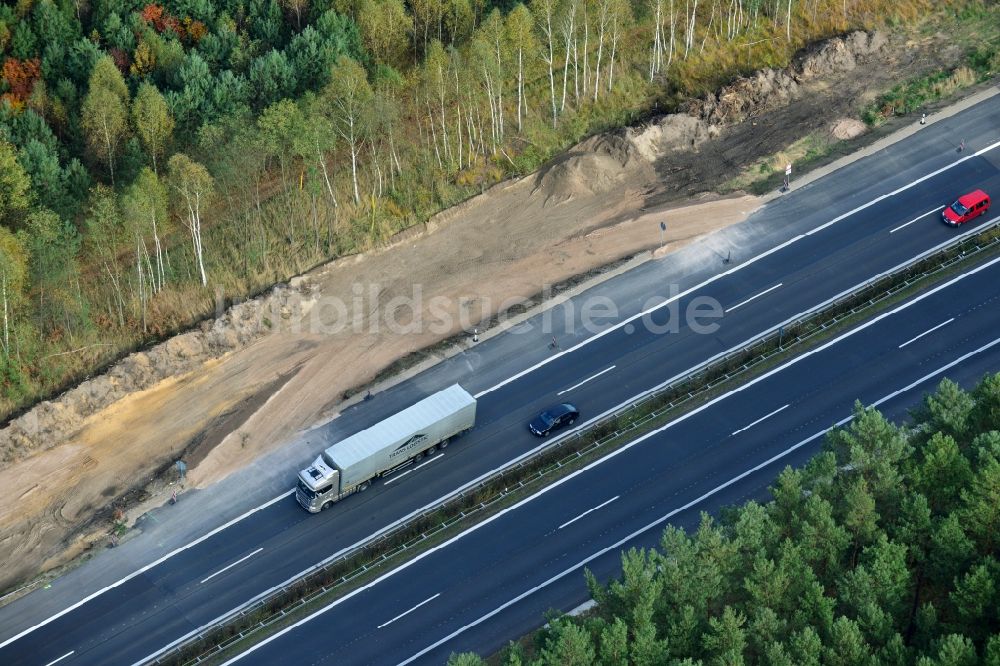 Markgrafpieske aus der Vogelperspektive: Ausbau und Verbreiterung der Streckenführung der Autobahn / Bundesautobahn BAB A12 / E30 bei Markgrafpieske im Bundesland Brandenburg