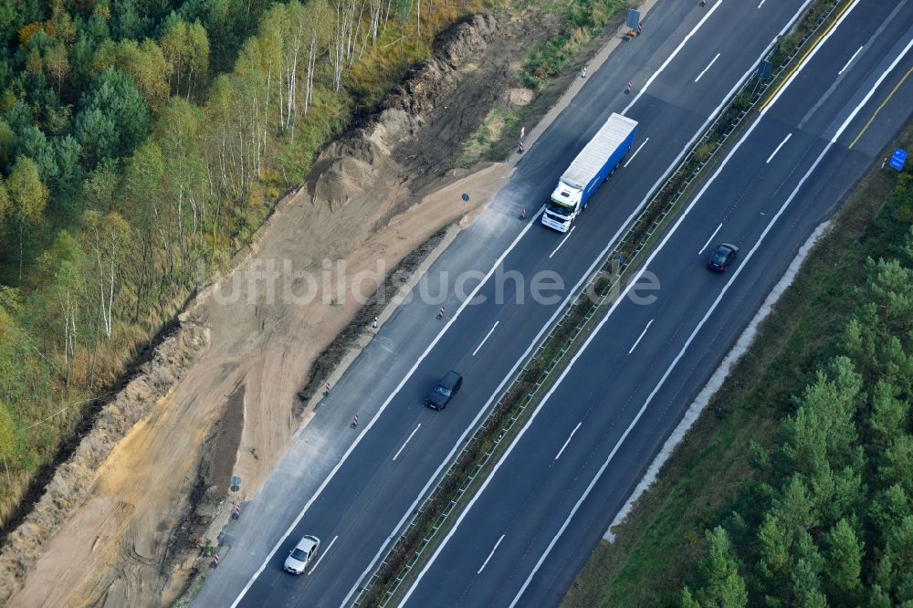 Luftbild Markgrafpieske - Ausbau und Verbreiterung der Streckenführung der Autobahn / Bundesautobahn BAB A12 / E30 bei Markgrafpieske im Bundesland Brandenburg