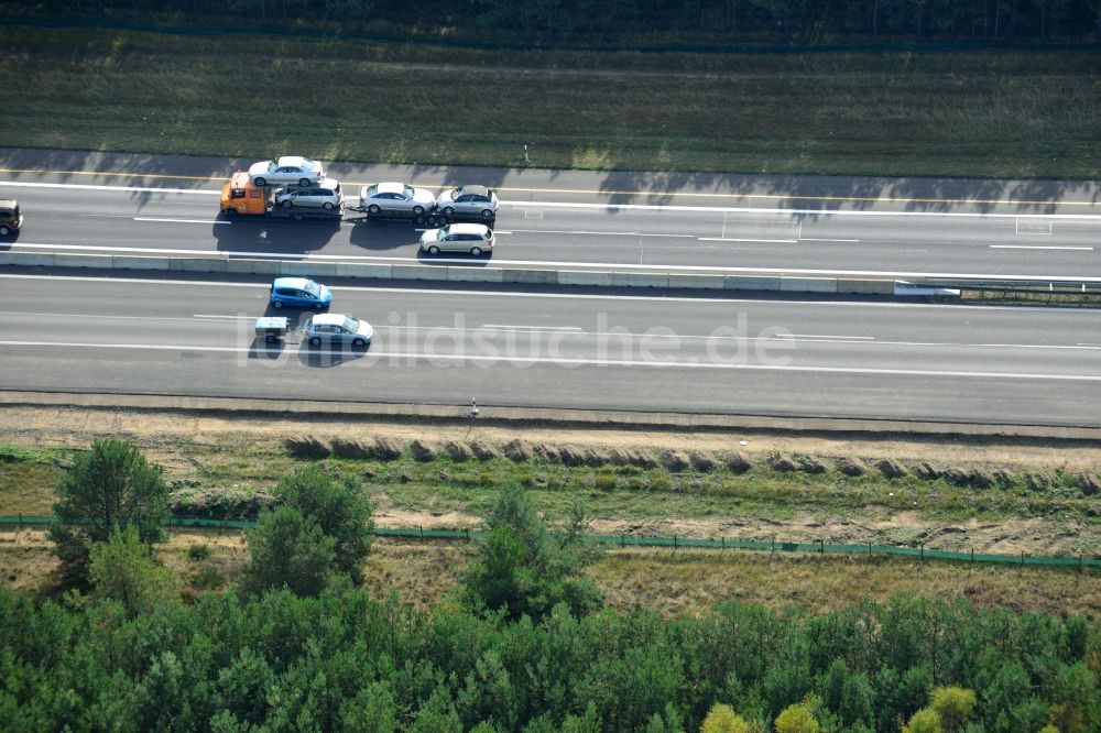 Markgrafpieske von oben - Ausbau und Verbreiterung der Streckenführung der Autobahn / Bundesautobahn BAB A12 / E30 bei Markgrafpieske im Bundesland Brandenburg