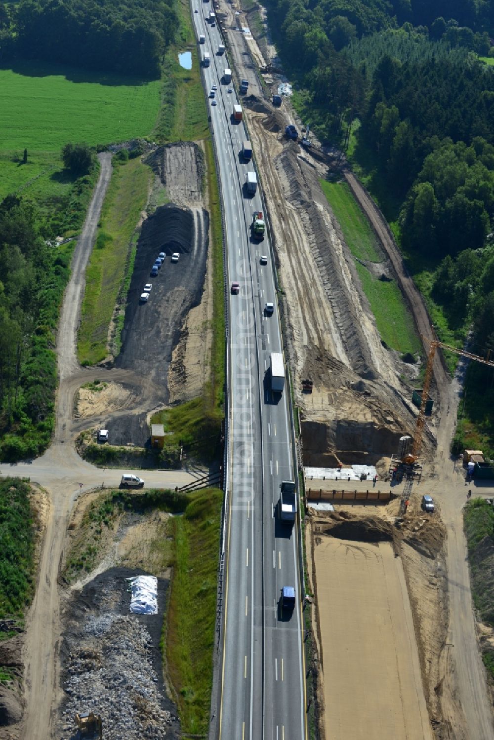 Luftaufnahme Markgrafpieske - Ausbau und Verbreiterung der Streckenführung der Autobahn / Bundesautobahn BAB A12 / E30 bei Markgrafpieske im Bundesland Brandenburg