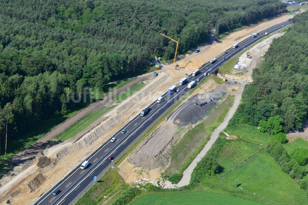 Markgrafpieske aus der Vogelperspektive: Ausbau und Verbreiterung der Streckenführung der Autobahn / Bundesautobahn BAB A12 / E30 bei Markgrafpieske im Bundesland Brandenburg