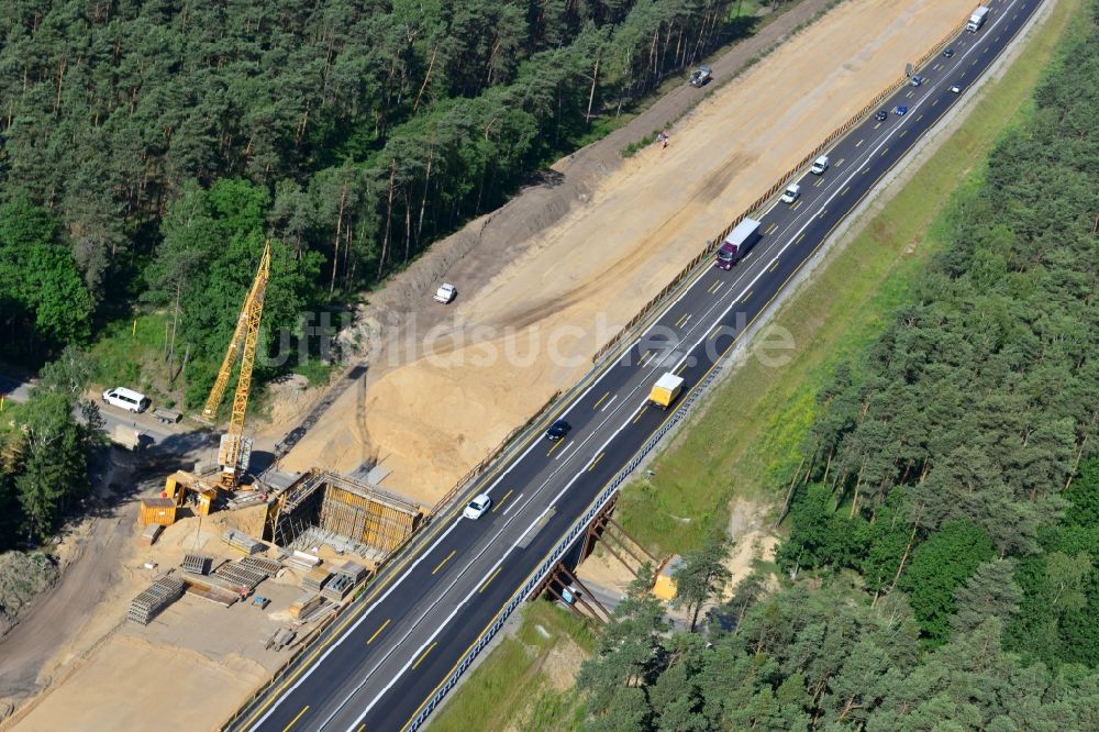 Luftbild Markgrafpieske - Ausbau und Verbreiterung der Streckenführung der Autobahn / Bundesautobahn BAB A12 / E30 bei Markgrafpieske im Bundesland Brandenburg