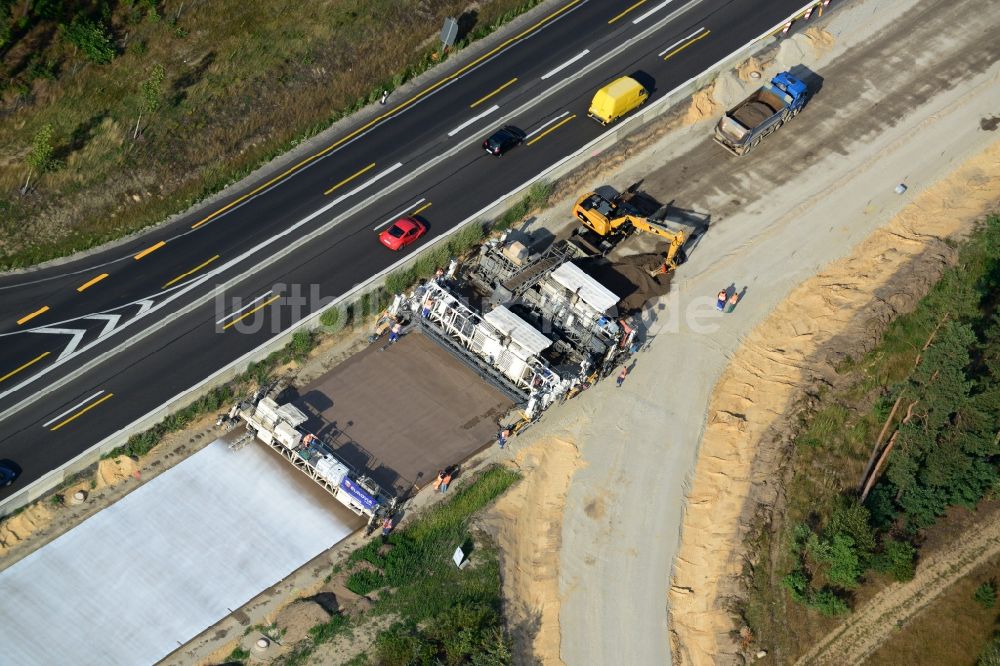 Luftbild Markgrafpieske - Ausbau und Verbreiterung der Streckenführung der Autobahn / Bundesautobahn BAB A12 / E30 bei Markgrafpieske im Bundesland Brandenburg