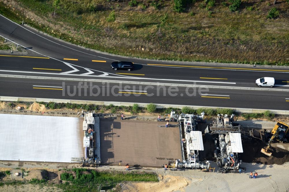 Markgrafpieske aus der Vogelperspektive: Ausbau und Verbreiterung der Streckenführung der Autobahn / Bundesautobahn BAB A12 / E30 bei Markgrafpieske im Bundesland Brandenburg