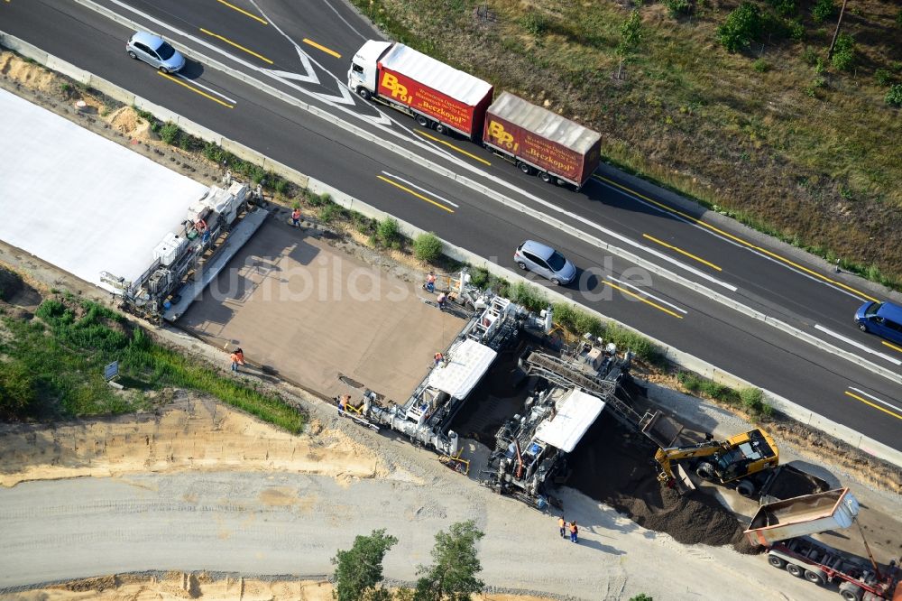 Luftaufnahme Markgrafpieske - Ausbau und Verbreiterung der Streckenführung der Autobahn / Bundesautobahn BAB A12 / E30 bei Markgrafpieske im Bundesland Brandenburg