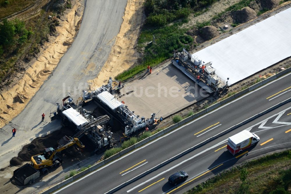 Markgrafpieske aus der Vogelperspektive: Ausbau und Verbreiterung der Streckenführung der Autobahn / Bundesautobahn BAB A12 / E30 bei Markgrafpieske im Bundesland Brandenburg