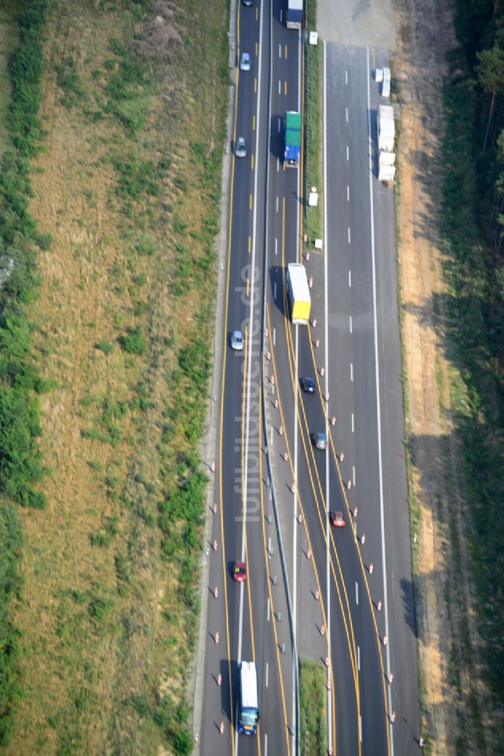 Luftaufnahme Markgrafpieske - Ausbau und Verbreiterung der Streckenführung der Autobahn / Bundesautobahn BAB A12 / E30 bei Markgrafpieske im Bundesland Brandenburg