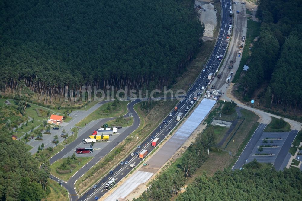 Luftbild Markgrafpieske - Ausbau und Verbreiterung der Streckenführung der Autobahn / Bundesautobahn BAB A12 / E30 bei Markgrafpieske im Bundesland Brandenburg