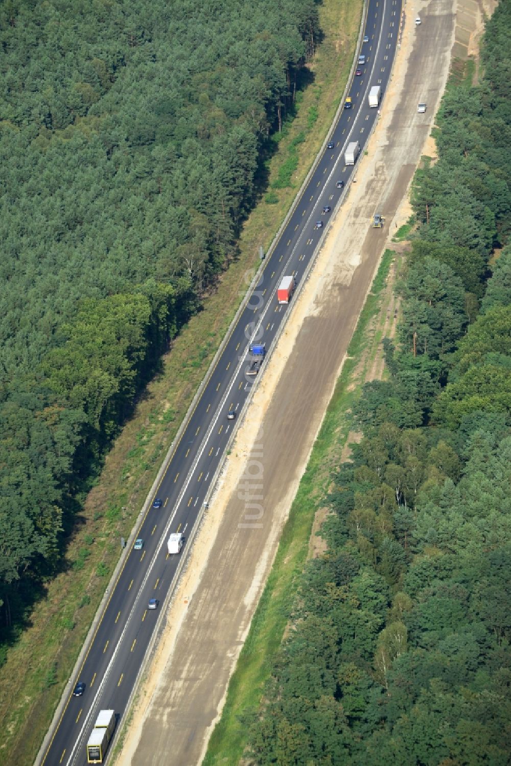 Luftbild Markgrafpieske - Ausbau und Verbreiterung der Streckenführung der Autobahn / Bundesautobahn BAB A12 / E30 bei Markgrafpieske im Bundesland Brandenburg