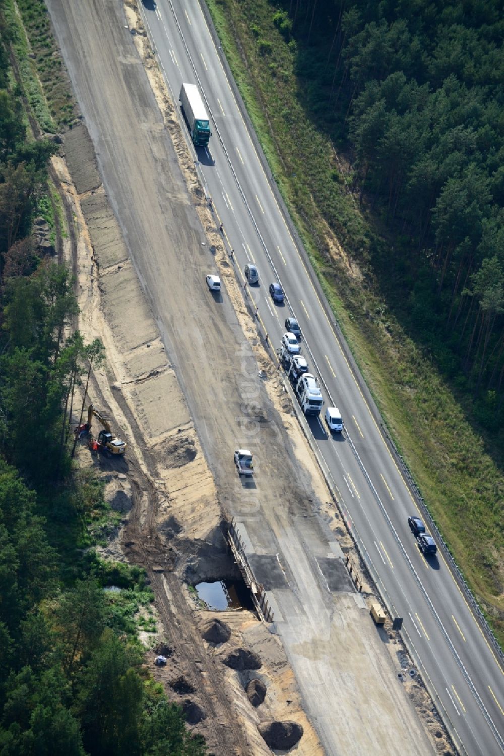 Luftaufnahme Markgrafpieske - Ausbau und Verbreiterung der Streckenführung der Autobahn / Bundesautobahn BAB A12 / E30 bei Markgrafpieske im Bundesland Brandenburg