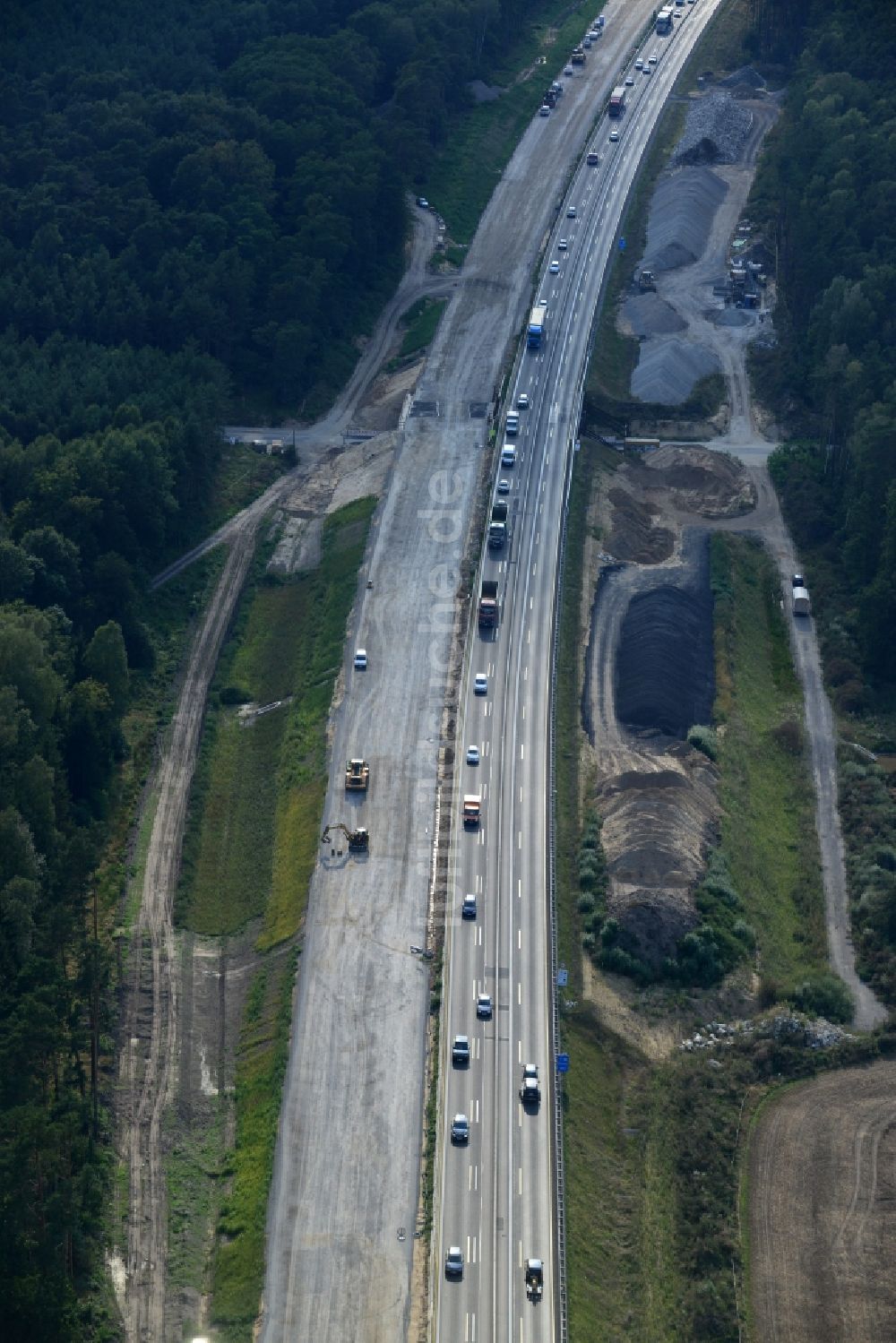 Markgrafpieske aus der Vogelperspektive: Ausbau und Verbreiterung der Streckenführung der Autobahn / Bundesautobahn BAB A12 / E30 bei Markgrafpieske im Bundesland Brandenburg