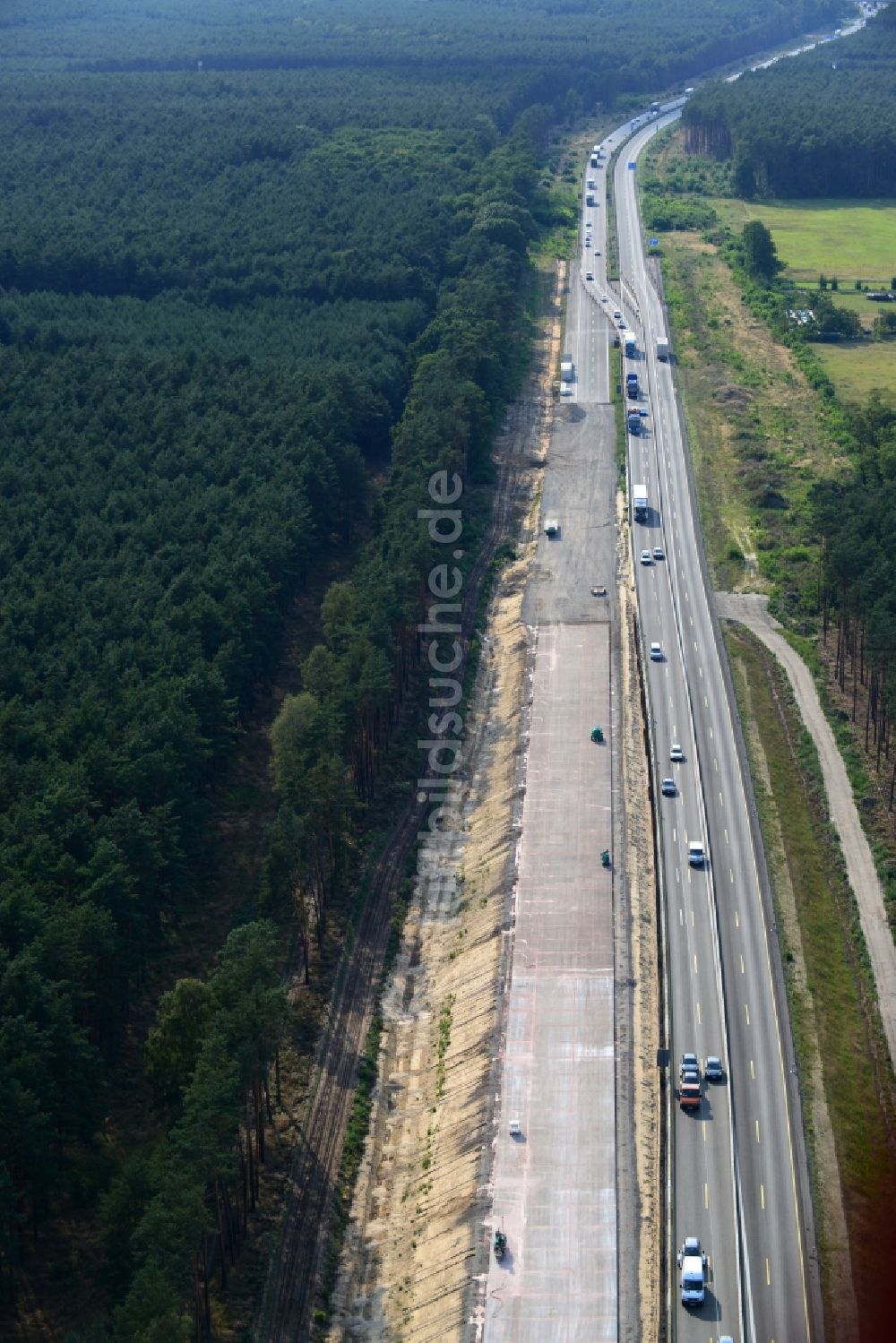 Luftbild Markgrafpieske - Ausbau und Verbreiterung der Streckenführung der Autobahn / Bundesautobahn BAB A12 / E30 bei Markgrafpieske im Bundesland Brandenburg