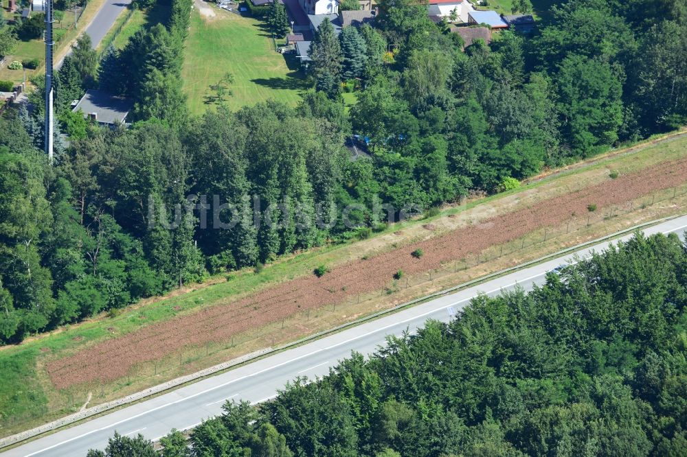 Rauen von oben - Ausbau und Verbreiterung der Streckenführung der Autobahn / Bundesautobahn BAB A12 / E30 bei Rauen im Bundesland Brandenburg