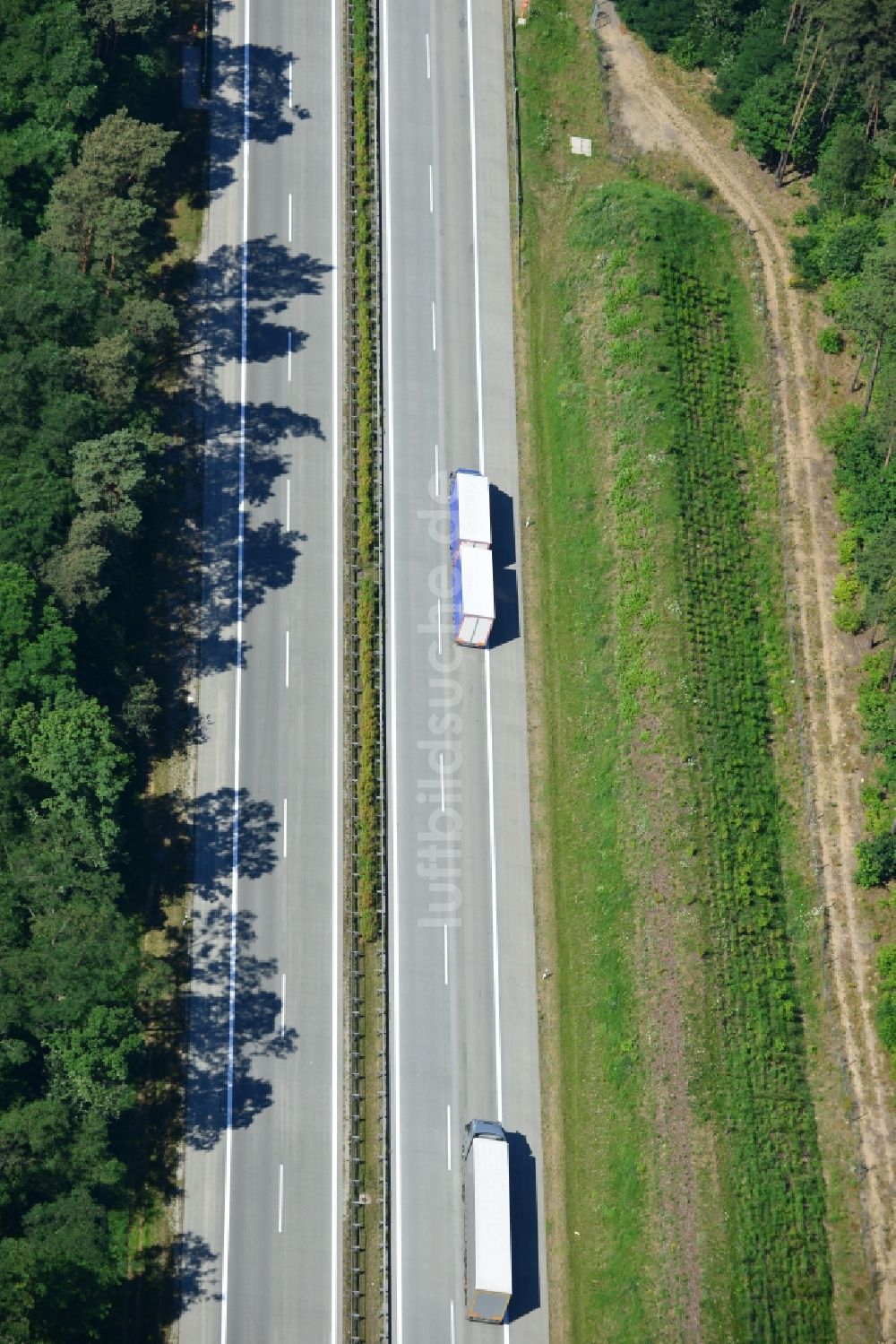 Luftbild Rauen - Ausbau und Verbreiterung der Streckenführung der Autobahn / Bundesautobahn BAB A12 / E30 bei Rauen im Bundesland Brandenburg