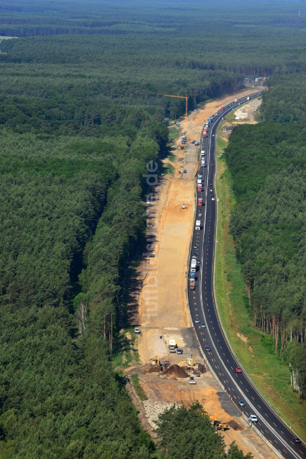 Luftbild Rauen - Ausbau und Verbreiterung der Streckenführung der Autobahn / Bundesautobahn BAB A12 / E30 bei Rauen im Bundesland Brandenburg