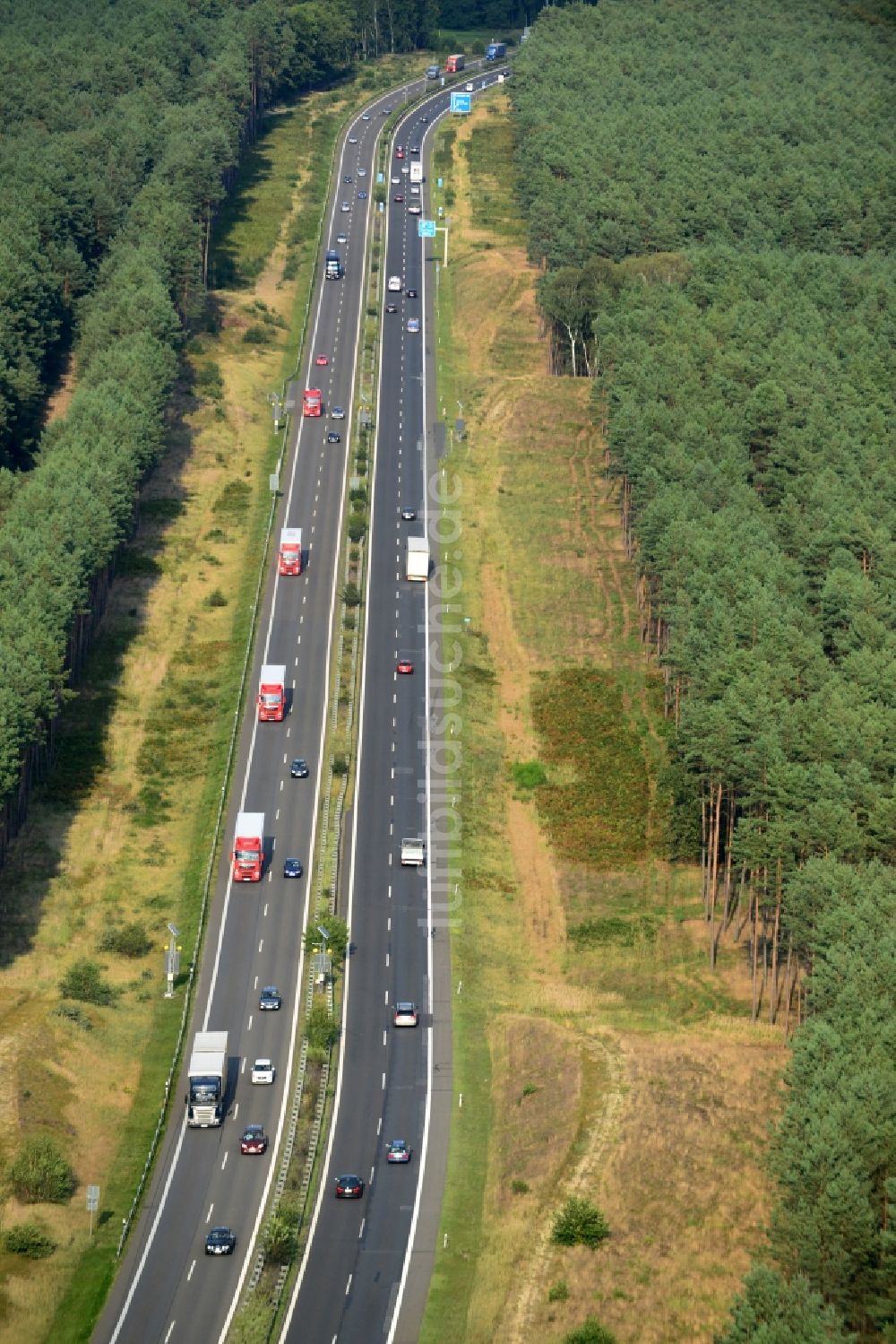 Spreenhagen von oben - Ausbau und Verbreiterung der Streckenführung der Autobahn / Bundesautobahn BAB A12 bei Spreenhagen am Berliner Ring in Brandenburg