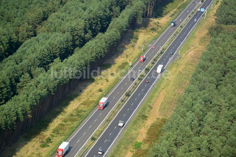 Spreenhagen aus der Vogelperspektive: Ausbau und Verbreiterung der Streckenführung der Autobahn / Bundesautobahn BAB A12 bei Spreenhagen am Berliner Ring in Brandenburg