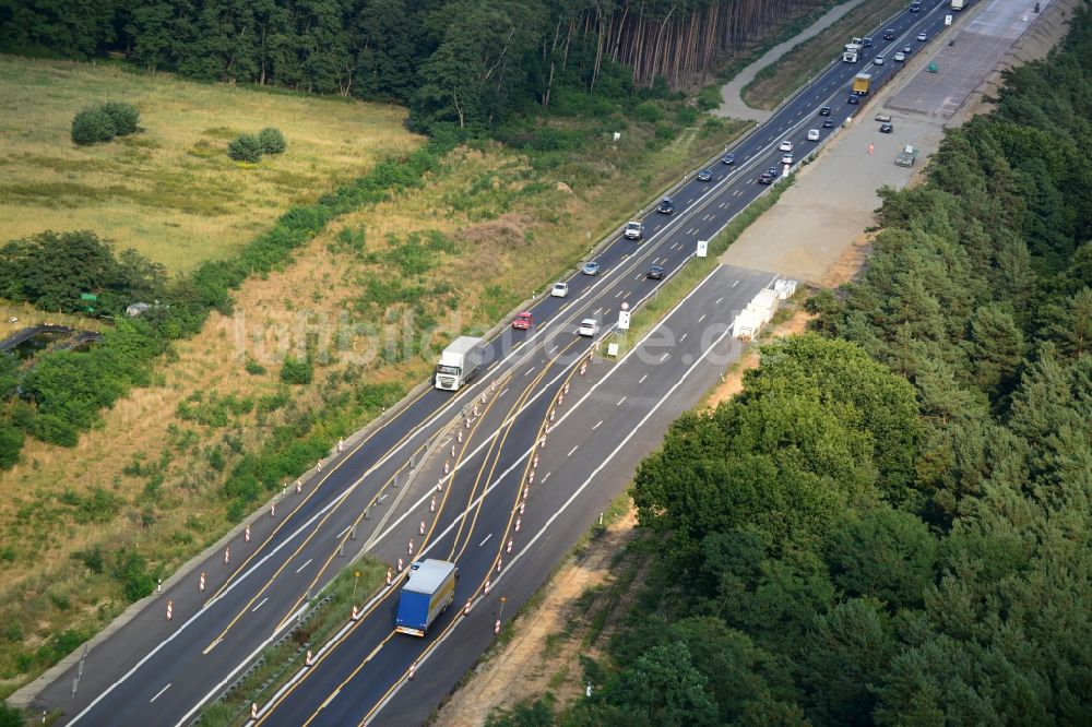 Luftaufnahme Spreenhagen - Ausbau und Verbreiterung der Streckenführung der Autobahn / Bundesautobahn BAB A12 bei Spreenhagen am Berliner Ring in Brandenburg