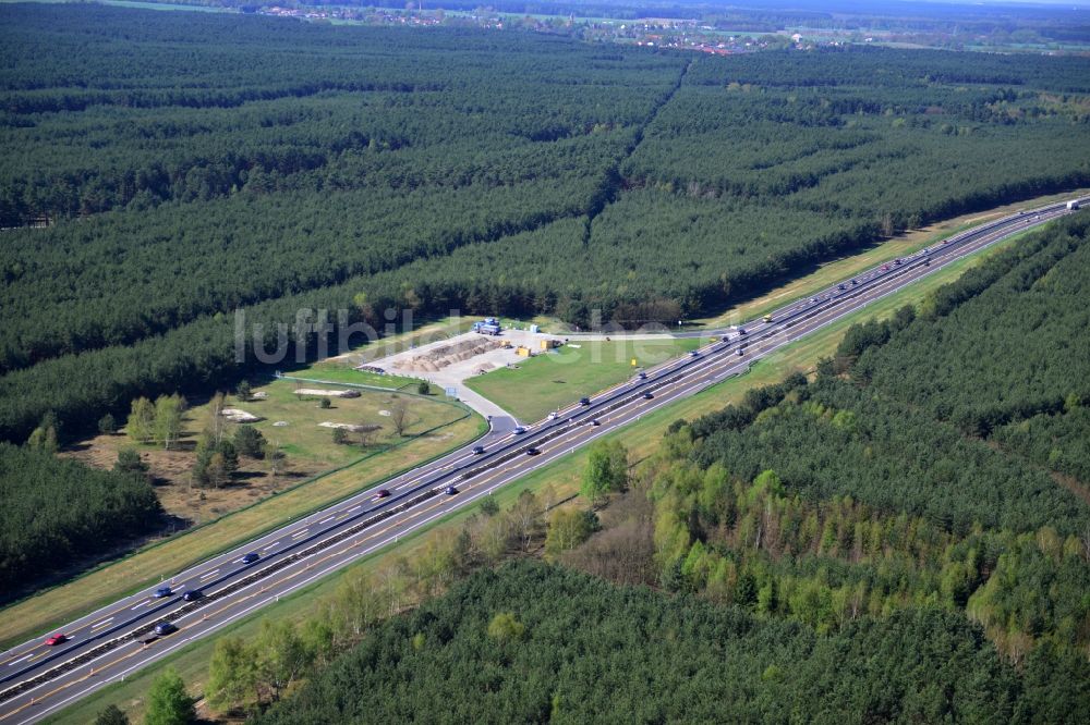 Luftaufnahme Spreeenhagen - Ausbau und Verbreiterung der Streckenführung der Autobahn / Bundesautobahn BAB A12 / E30 bei Spreenhagen im Bundesland Brandenburg