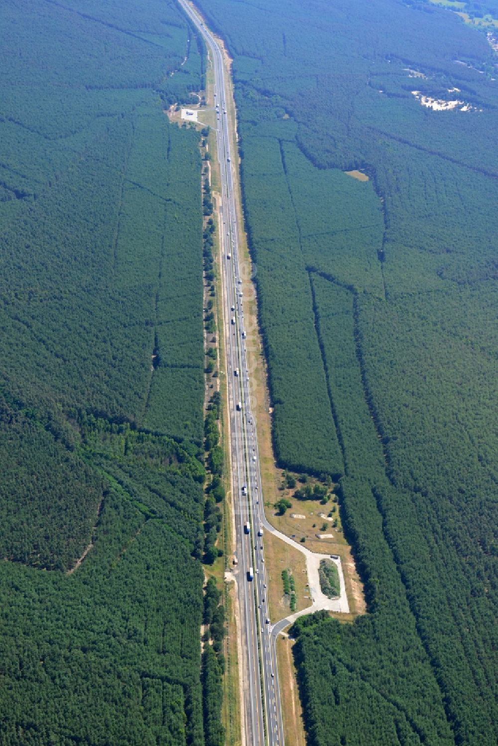 Spreenhagen aus der Vogelperspektive: Ausbau und Verbreiterung der Streckenführung der Autobahn / Bundesautobahn BAB A12 / E30 bei Spreenhagen im Bundesland Brandenburg