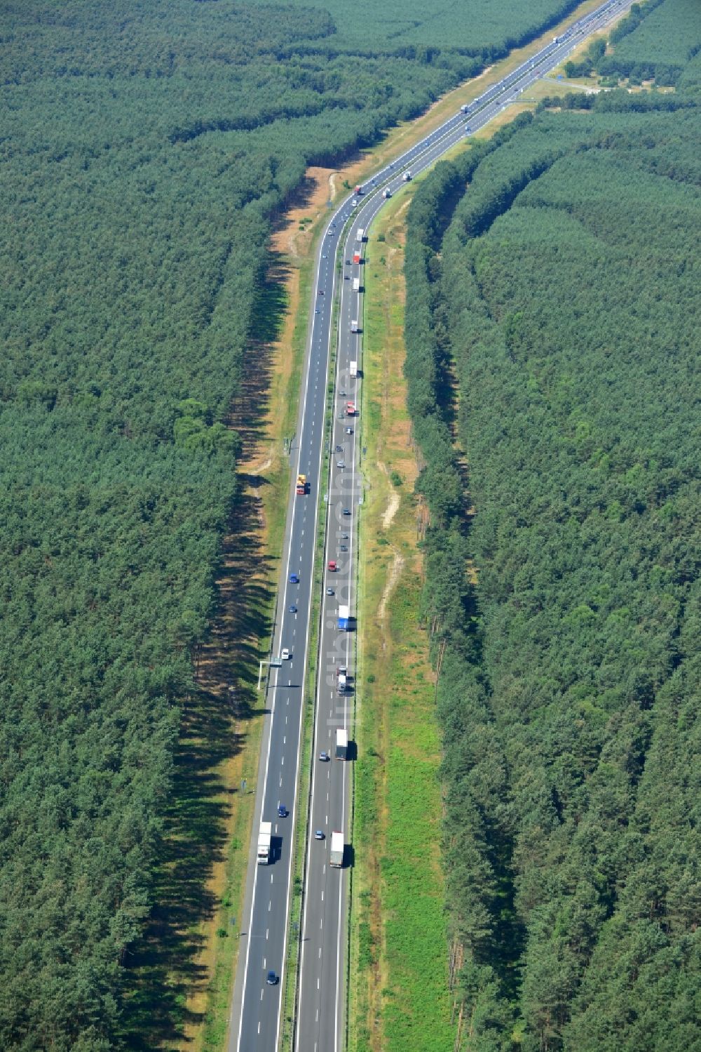 Spreenhagen von oben - Ausbau und Verbreiterung der Streckenführung der Autobahn / Bundesautobahn BAB A12 / E30 bei Spreenhagen im Bundesland Brandenburg