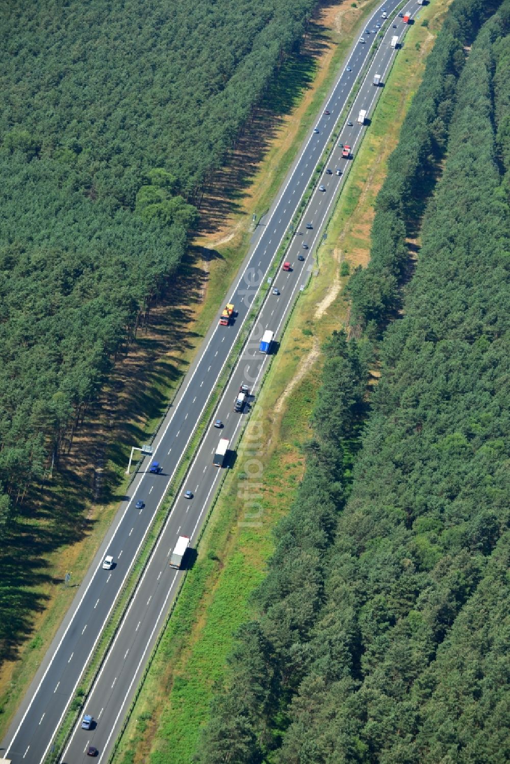 Spreenhagen aus der Vogelperspektive: Ausbau und Verbreiterung der Streckenführung der Autobahn / Bundesautobahn BAB A12 / E30 bei Spreenhagen im Bundesland Brandenburg