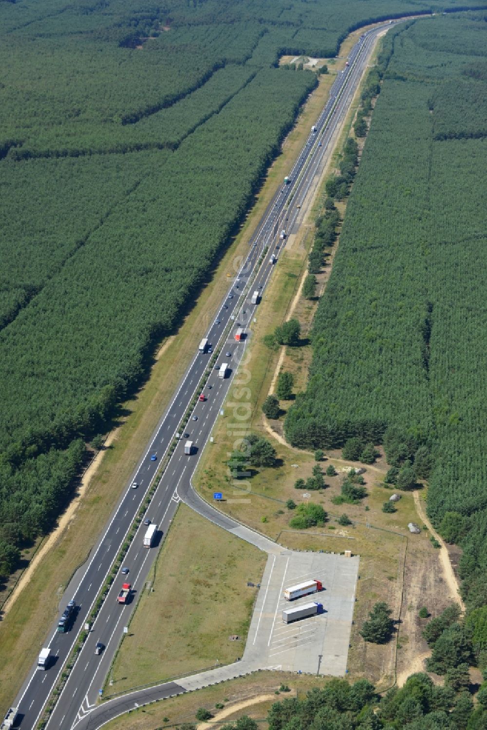 Spreenhagen von oben - Ausbau und Verbreiterung der Streckenführung der Autobahn / Bundesautobahn BAB A12 / E30 bei Spreenhagen im Bundesland Brandenburg