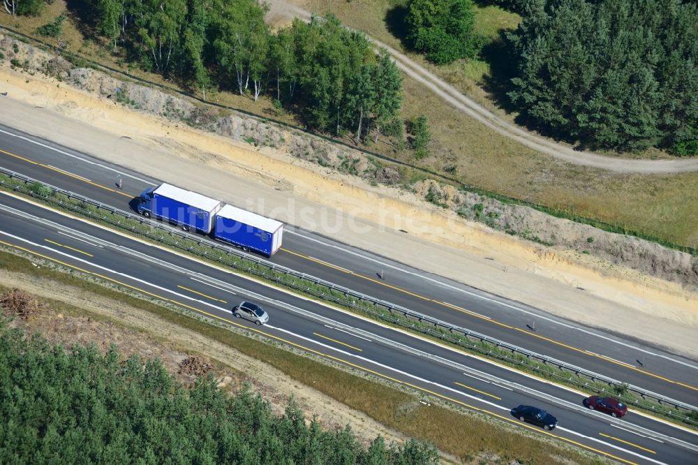 Luftaufnahme Spreenhagen - Ausbau und Verbreiterung der Streckenführung der Autobahn / Bundesautobahn BAB A12 / E30 bei Spreenhagen im Bundesland Brandenburg